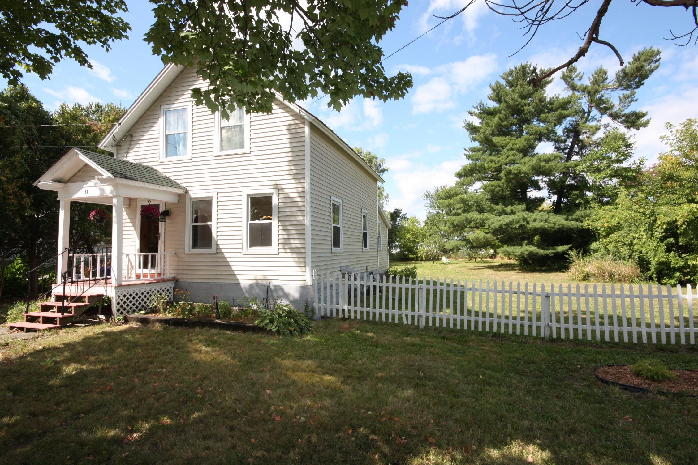 44 Edward Street St. Albans, VT 05478 - Photo 3 of 31