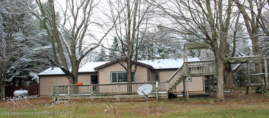 1164 Haslett Road Williamston, MI 48895 - Photo 25 of 28 Haslett Back 1