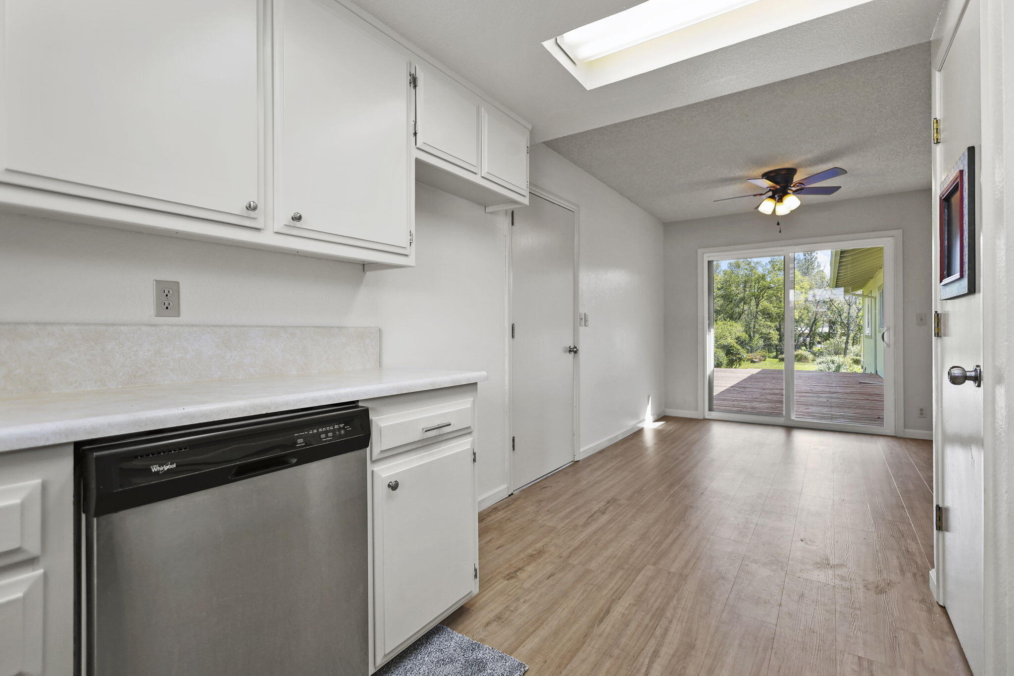 7169 Bohn Boulevard Anderson, CA 96007 - Photo 13 of 40 Kitchen