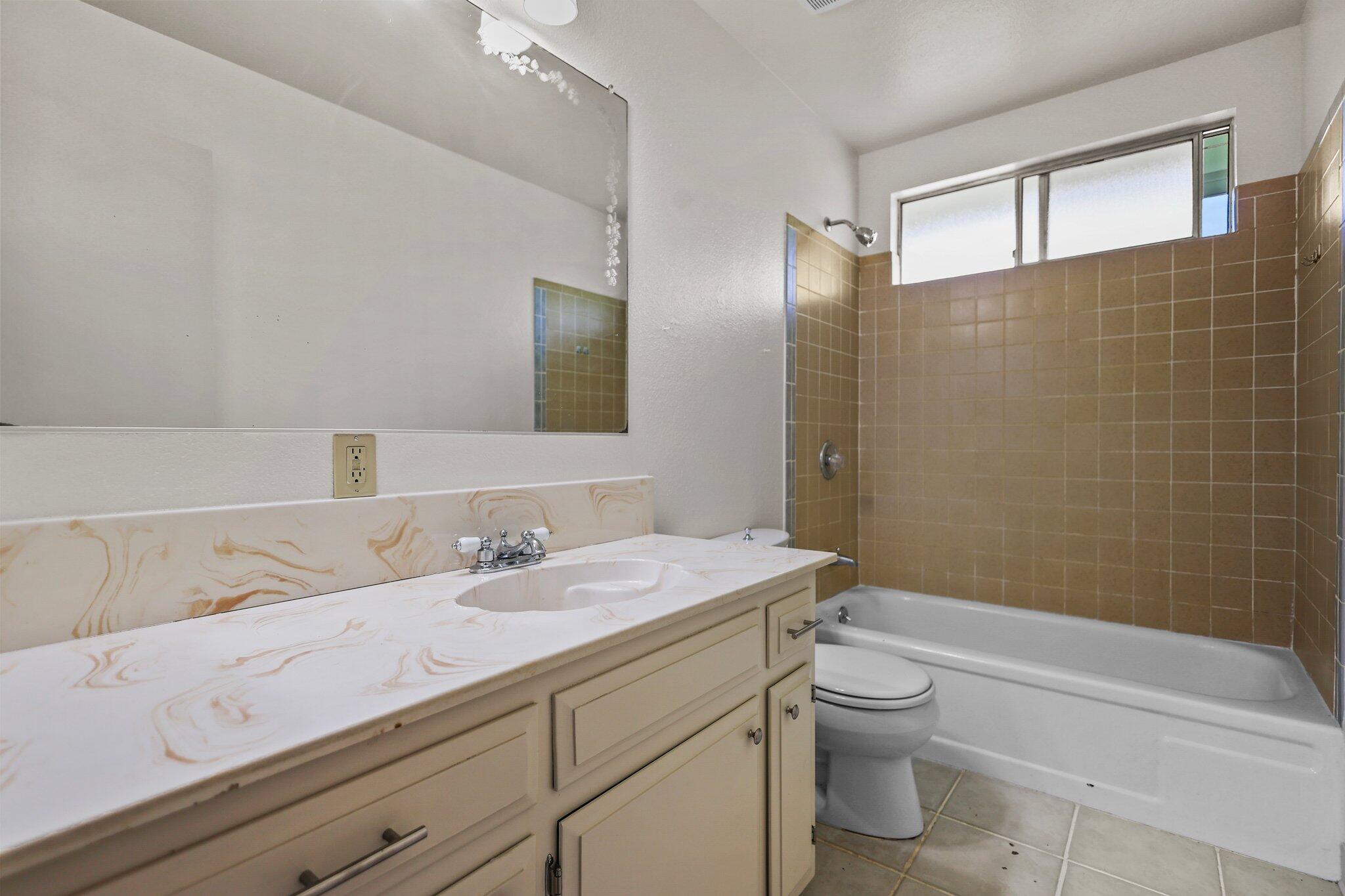 7169 Bohn Boulevard Anderson, CA 96007 - Photo 31 of 40 Bathroom 2