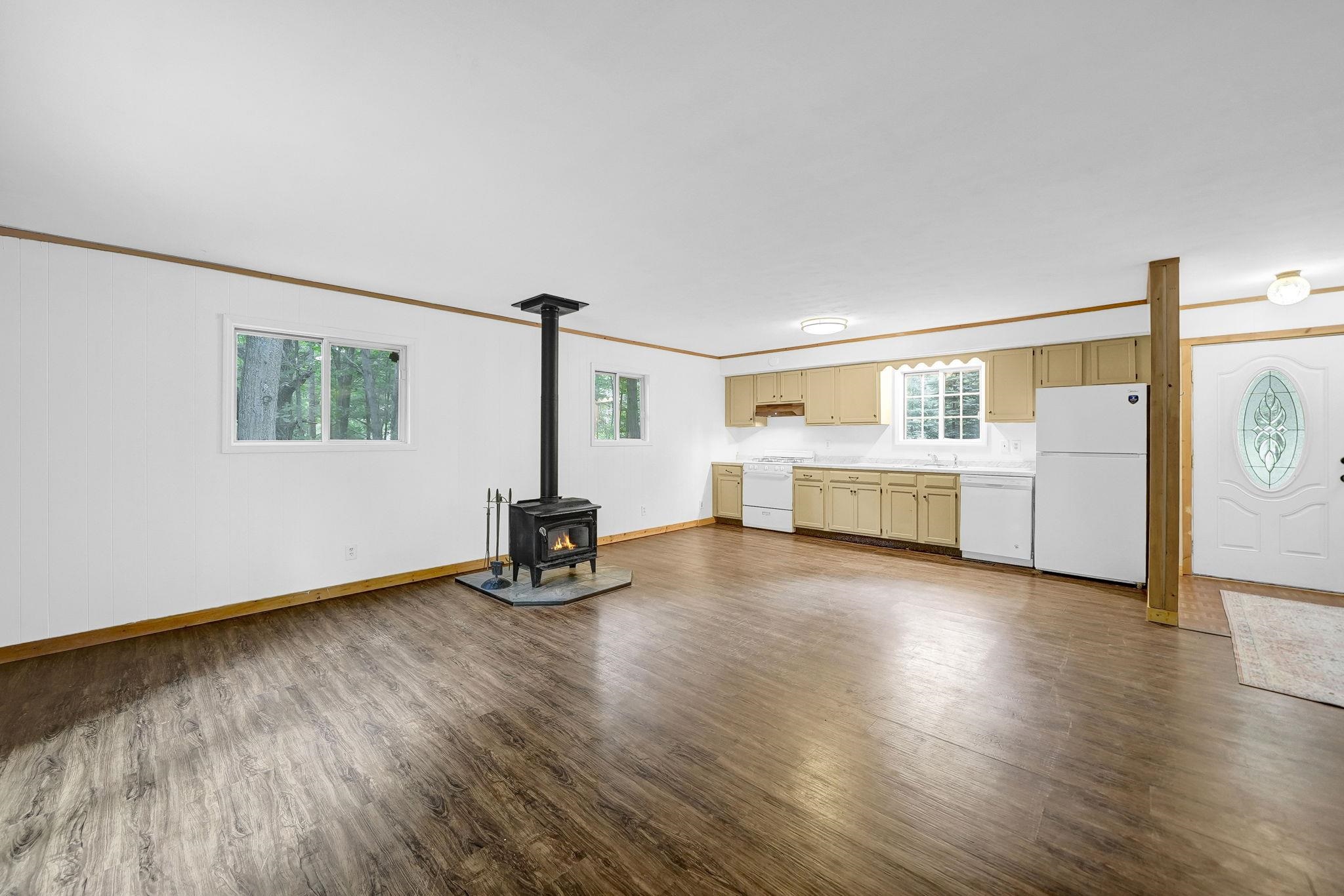 8277 West Ridge Boulevard Stanwood, MI 49346 - Photo 4 of 20 1947477-2ba1bba8-eb9f-4e6c-844f-cb3f2f4bae73.JPG
