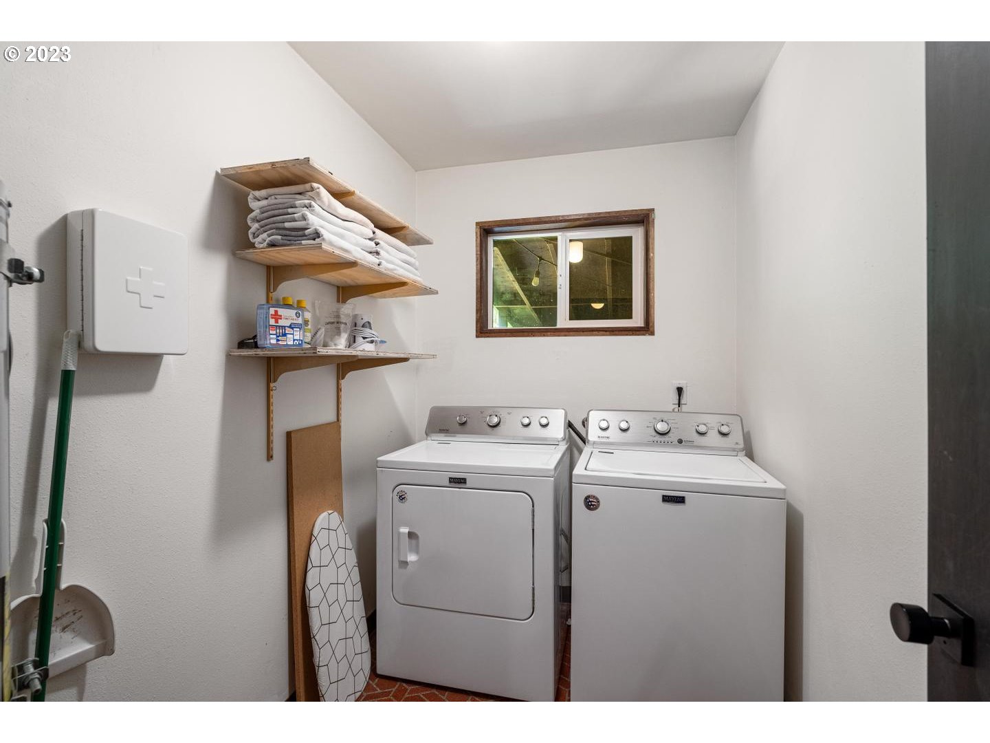 72715 East Village Loop Road Rhododendron, OR 97049 - Photo 27 of 48 a utility room with dryer and washer
