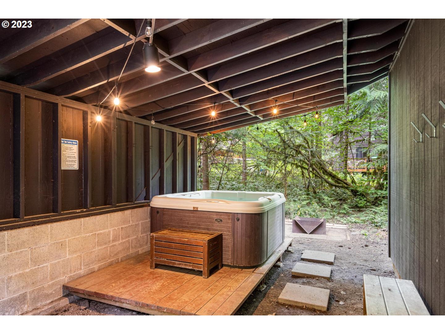 72715 East Village Loop Road Rhododendron, OR 97049 - Photo 33 of 48 a view of outdoor space