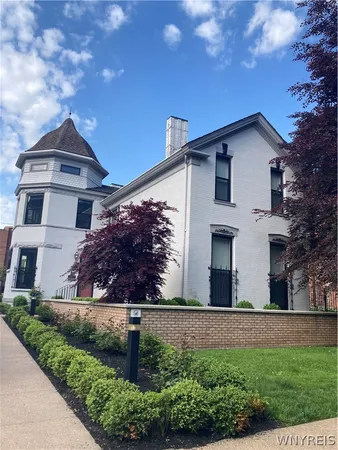 $1,300 | 61 Johnson Park, Unit 2, Buffalo, NY 14201