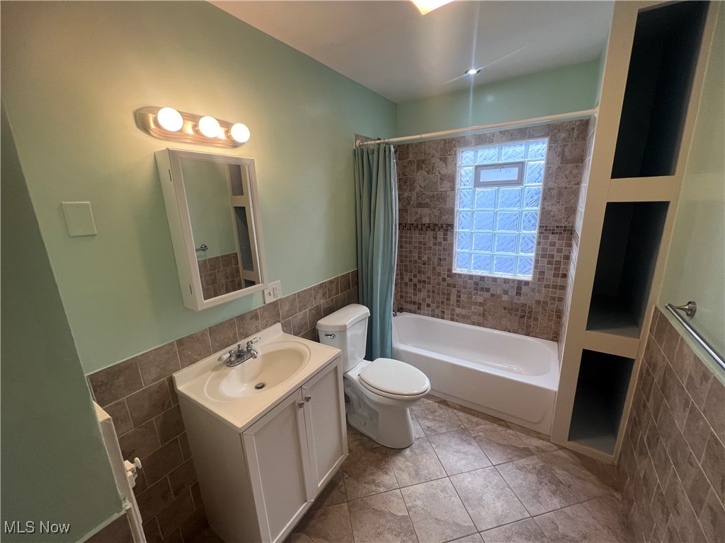 2244 Rexwood Road Cleveland, OH 44118 - Photo 22 of 33