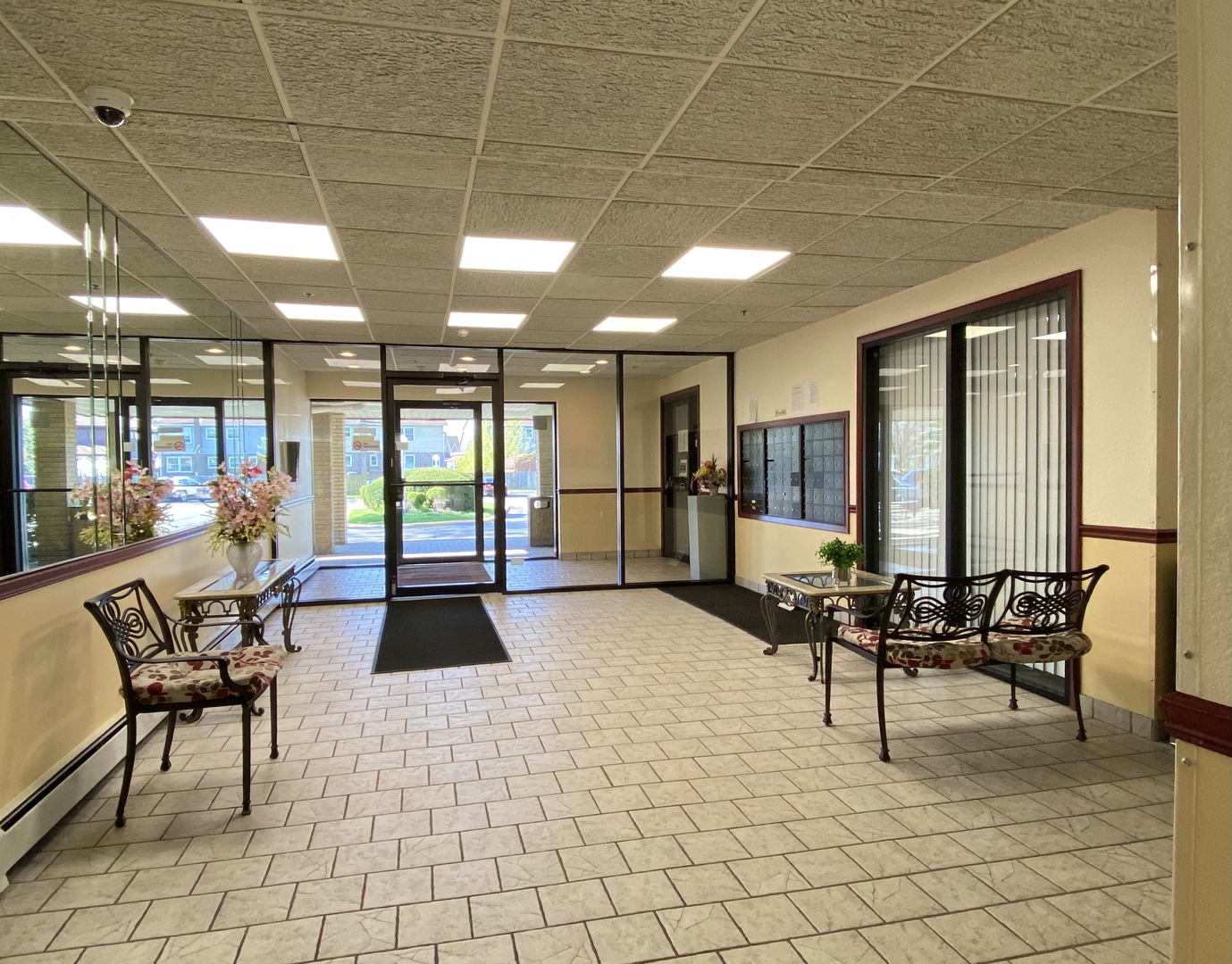 280 North Westgate Road, Unit 427 Mount Prospect, IL 60056 - Photo 3 of 23 a view of a lobby with furniture