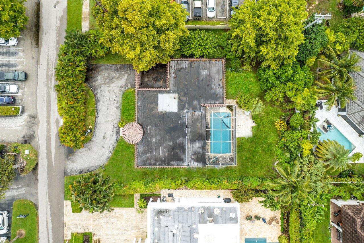 1060 Spanish River Road Boca Raton, FL 33432 - Photo 4 of 37 038-1060SpanishRiverRoad-BocaRaton-FL-33