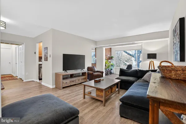 $369,000 | 10200 Bushman Drive, Unit 121, Oakton, VA 22124