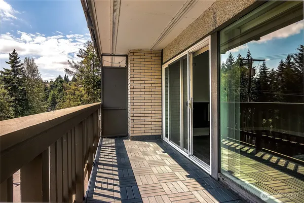 $2,500 | 2500 81st Avenue Southeast, Unit 332, Mercer Island, WA 98040