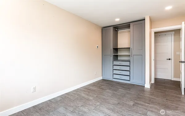 $2,500 | 2500 81st Avenue Southeast, Unit 332, Mercer Island, WA 98040