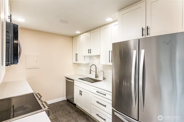 $2,500 | 2500 81st Avenue Southeast, Unit 332, Mercer Island, WA 98040