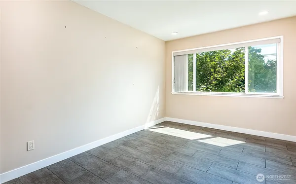 $2,500 | 2500 81st Avenue Southeast, Unit 332, Mercer Island, WA 98040