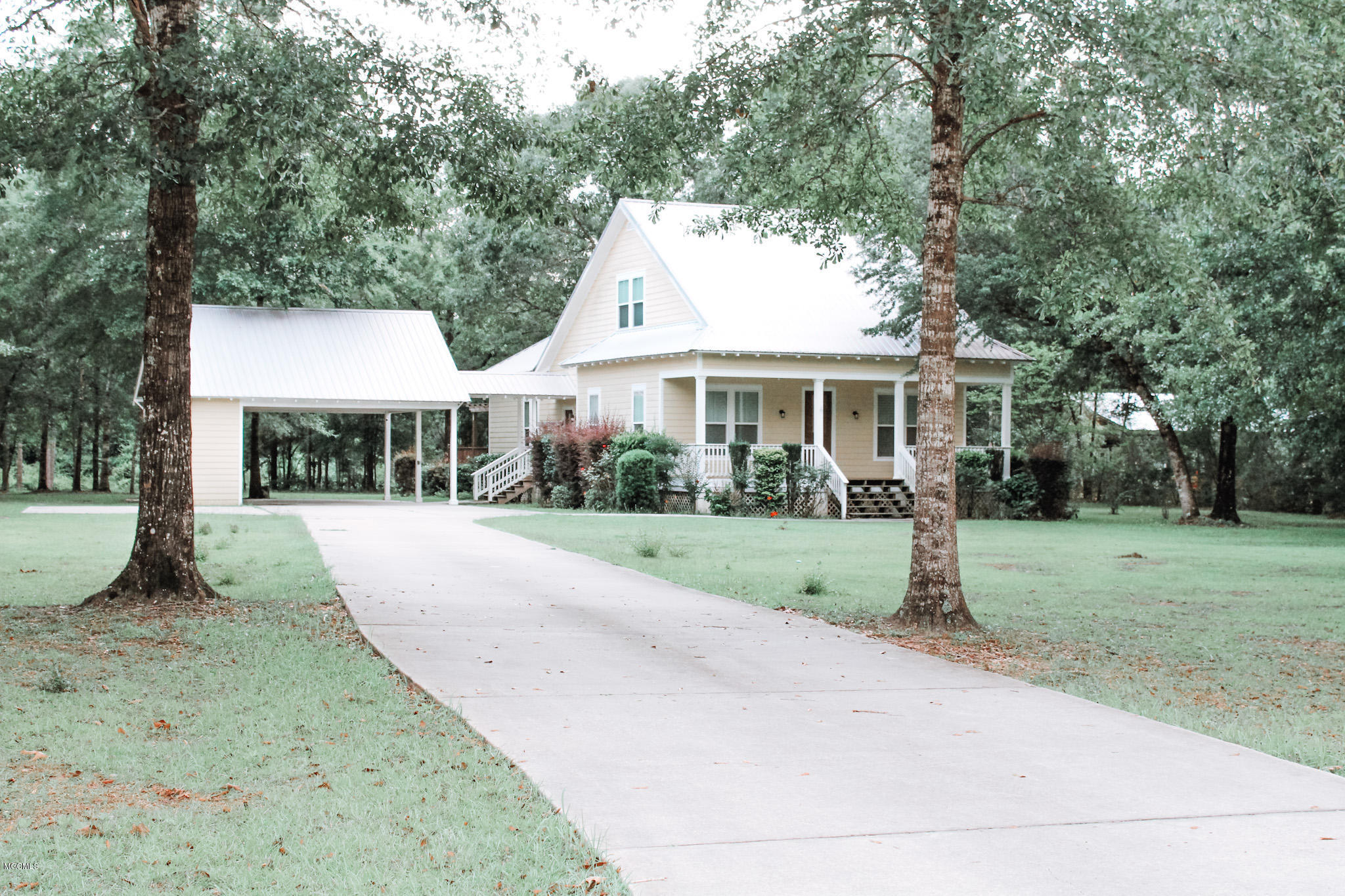7708 North Creek Road East Moss Point, MS 39562 - Photo 2 of 29 IMG_7460