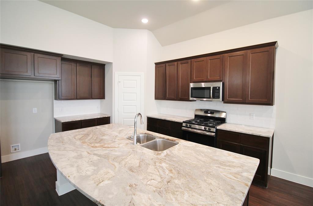 1665 Sheldon Drive Forney, TX 75126 - Photo 7 of 31