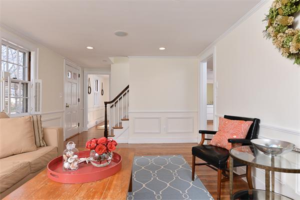 24 Colonial Road Hingham, MA 02043 - Photo 11 of 25 Gallery Image 11