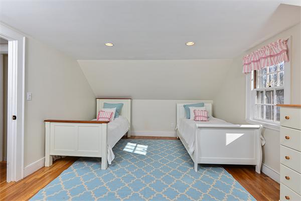 24 Colonial Road Hingham, MA 02043 - Photo 16 of 25 Gallery Image 16