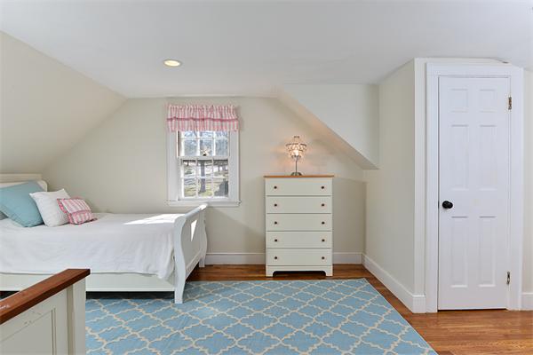24 Colonial Road Hingham, MA 02043 - Photo 17 of 25 Gallery Image 17