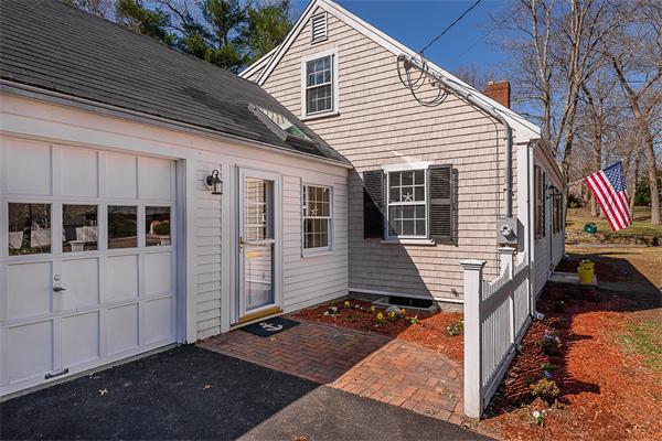 24 Colonial Road Hingham, MA 02043 - Photo 22 of 25 Gallery Image 22