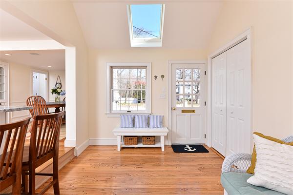 24 Colonial Road Hingham, MA 02043 - Photo 4 of 25 Gallery Image 4