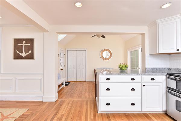 24 Colonial Road Hingham, MA 02043 - Photo 5 of 25 Gallery Image 5