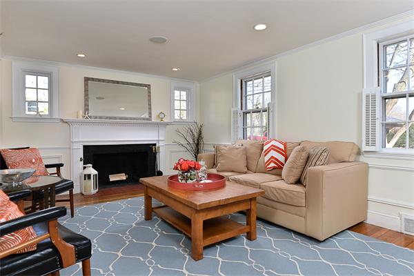 24 Colonial Road Hingham, MA 02043 - Photo 10 of 25 Gallery Image 10