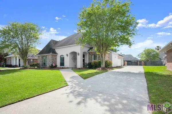 $325,400 | 12389 Old Mill Drive, Geismar, LA 70734