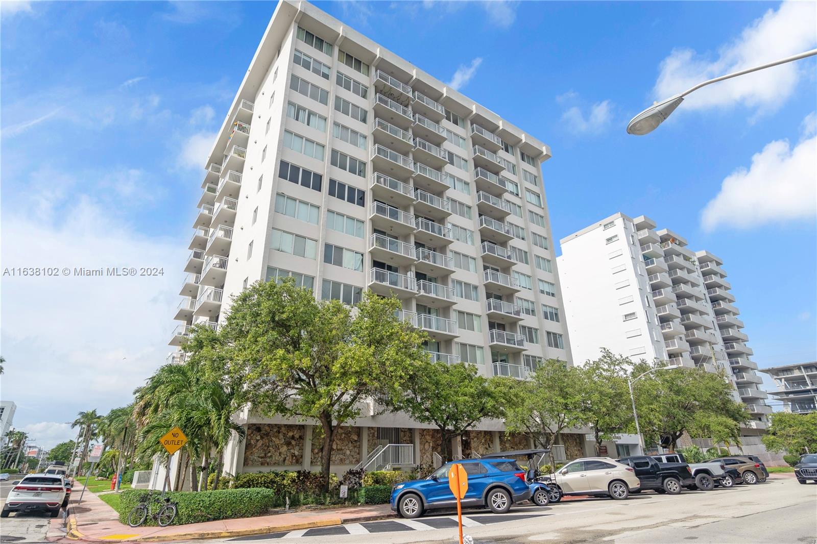 1345 Lincoln Road, Unit PH6 Miami Beach, FL 33139 - Photo 26 of 35 a view of a tall building