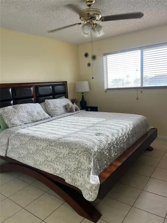 $1,800 | 2735 West 52nd Street, Unit 502, Hialeah, FL 33016
