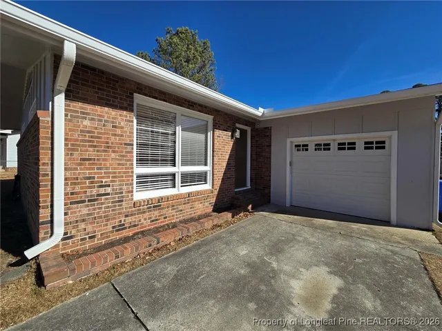 $1,400 | 266 Channing Drive, Fayetteville, NC 28303