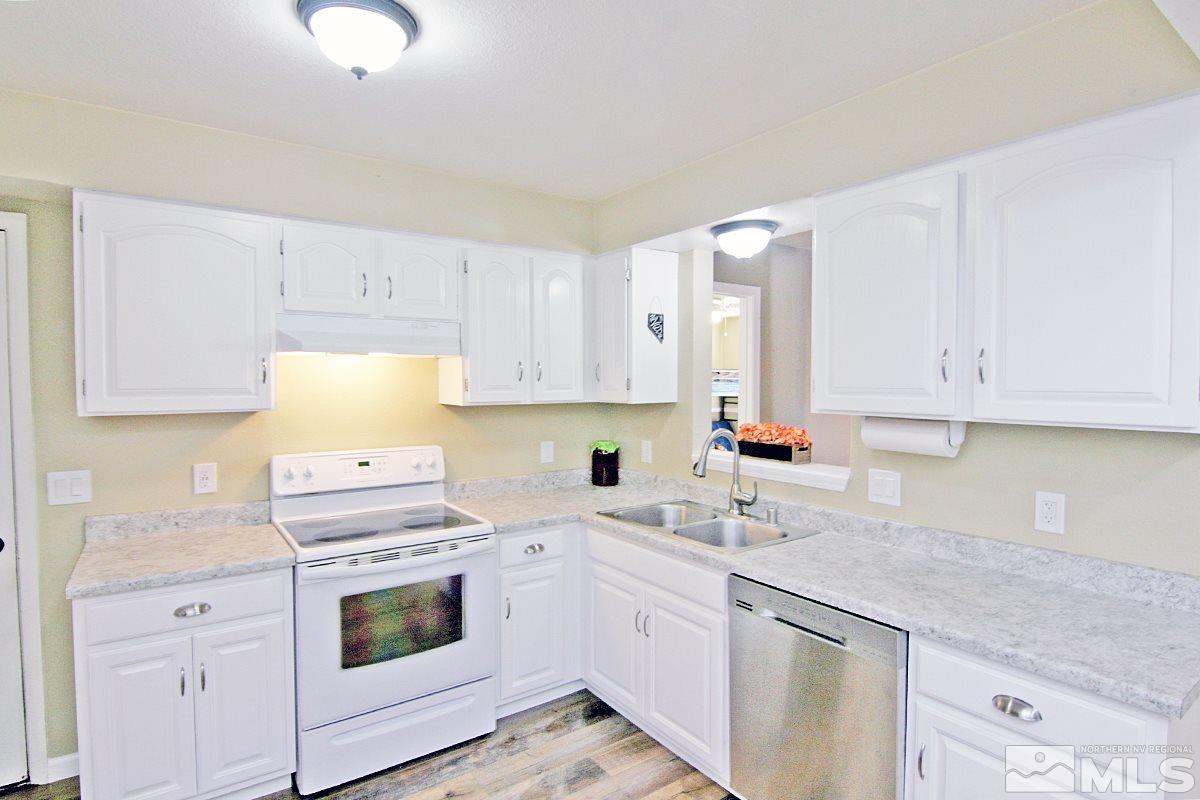 3810 Petrel Court Reno, NV 89508 - Photo 8 of 38 Photo 8