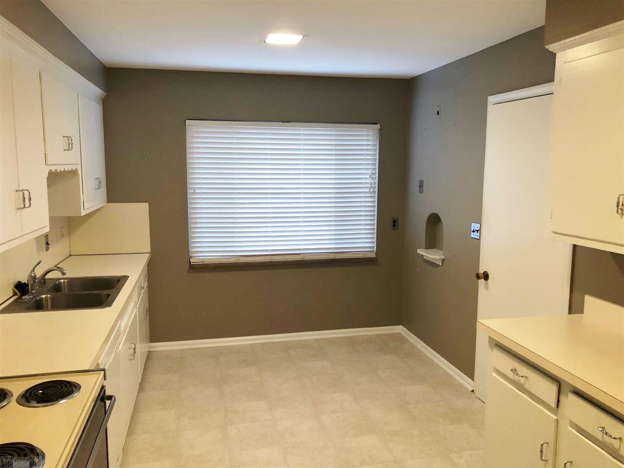 783-85 Harcourt Road Grosse Pointe, MI 48230 - Photo 9 of 20 31362561-8.JPG