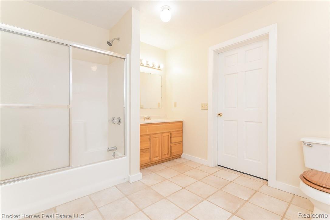 12910 Onondaga Road Onondaga, MI 49264 - Photo 18 of 31 019-photo-bathroom-6524855.jpg