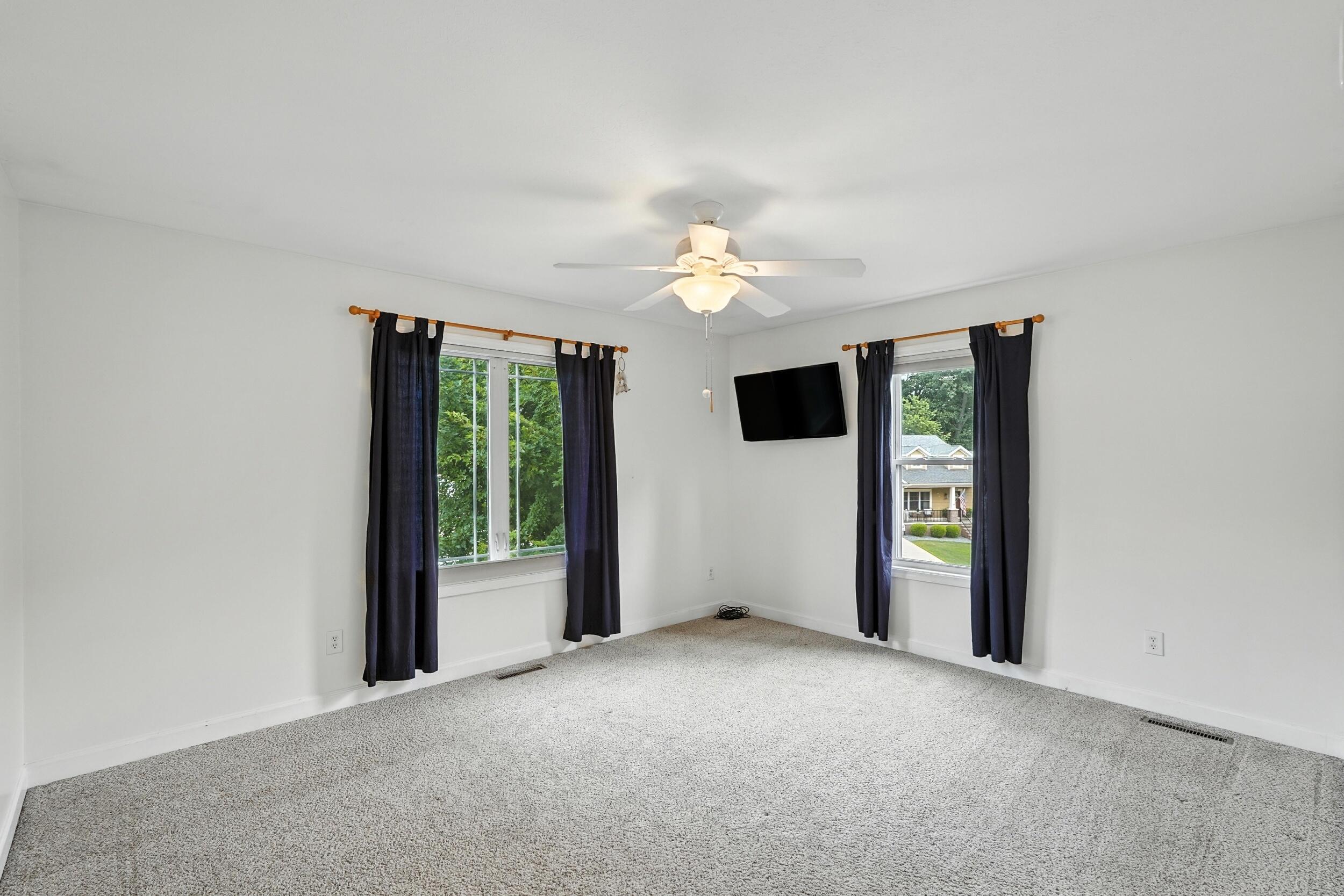 312 Rigg Street New Carlisle, IN 46552 - Photo 13 of 25 2500x1668