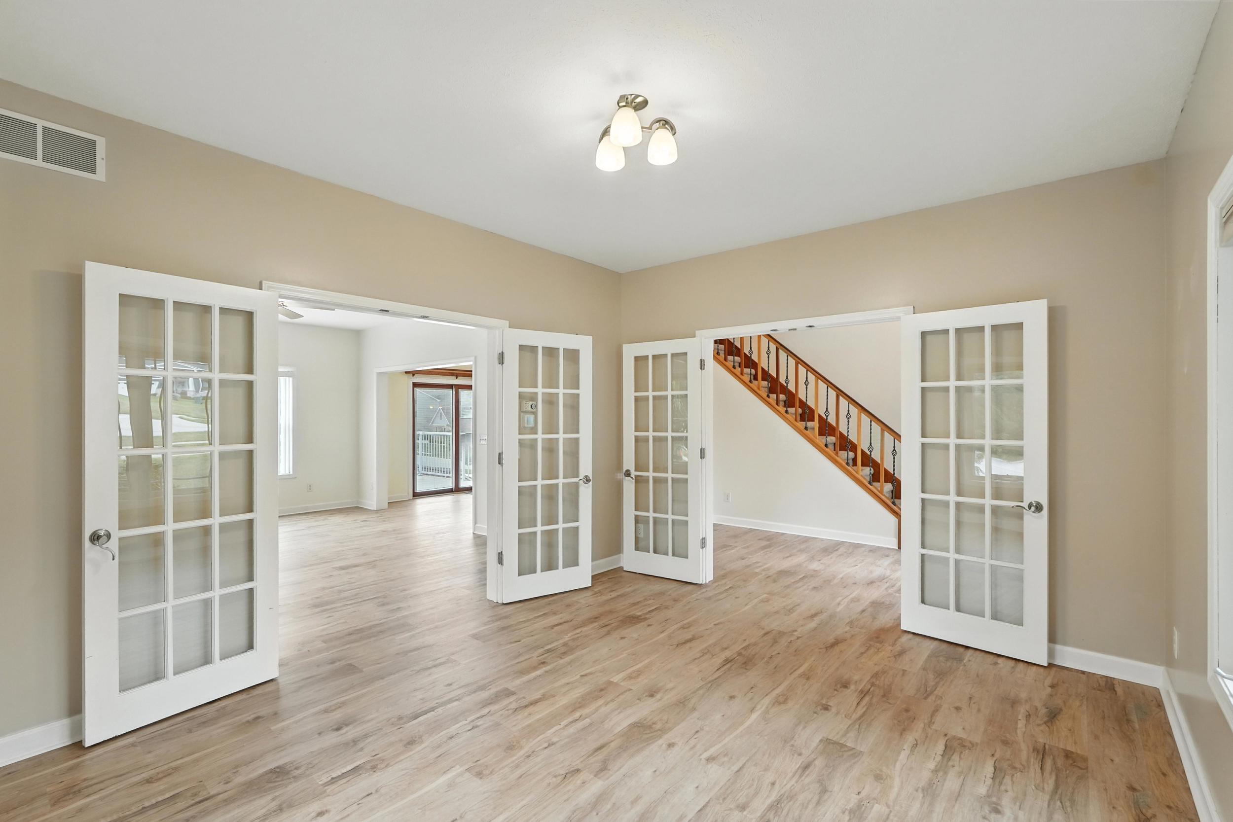 312 Rigg Street New Carlisle, IN 46552 - Photo 3 of 25 2500x1667