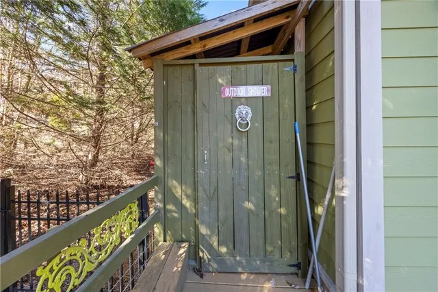 $750,000 | 243 Bluegill Road, Eatonton, GA 31024