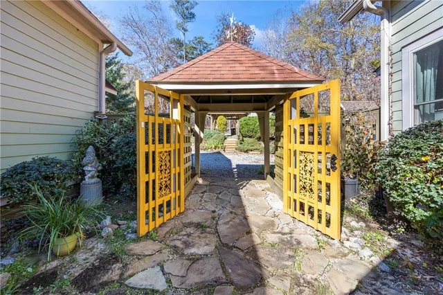 $750,000 | 243 Bluegill Road, Eatonton, GA 31024