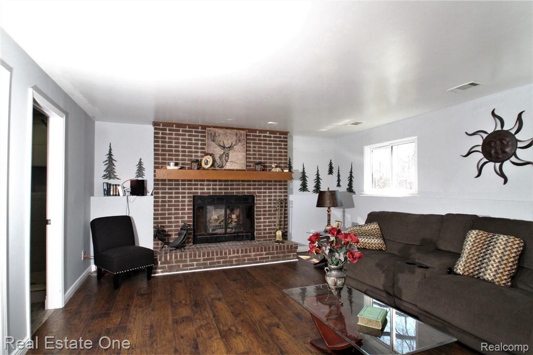 3069 Buckner Road Lake Orion, MI 48362 - Photo 16 of 41 IMG_2941.JPG