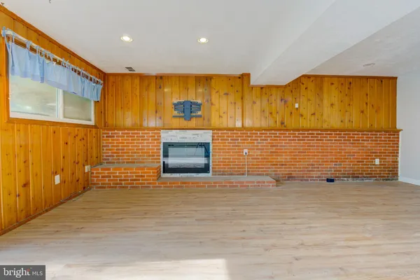 $3,950 | 6628 Adrian Street, Hyattsville, MD 20784