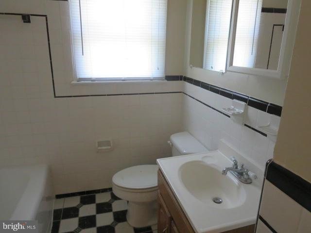 6102 Manor Road Clinton, MD 20735 - Photo 11 of 17 Bath