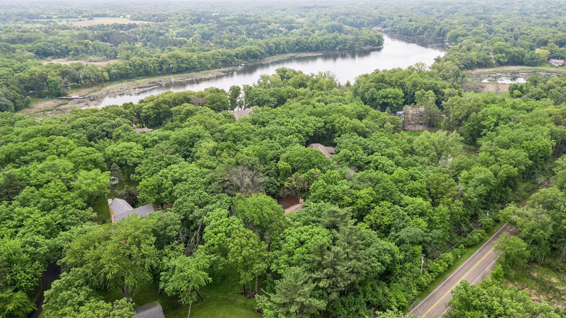 360 Quail Road Dellwood, MN 55110 - Photo 2 of 39