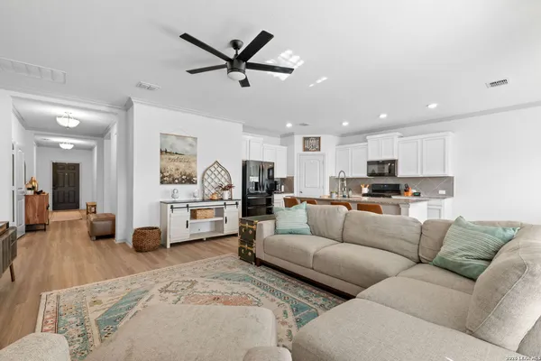 $370,000 | 13026 Vista Hollow, San Antonio, TX 78233