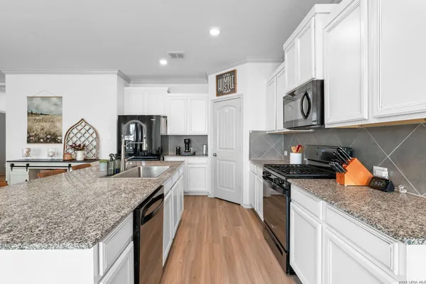 $370,000 | 13026 Vista Hollow, San Antonio, TX 78233