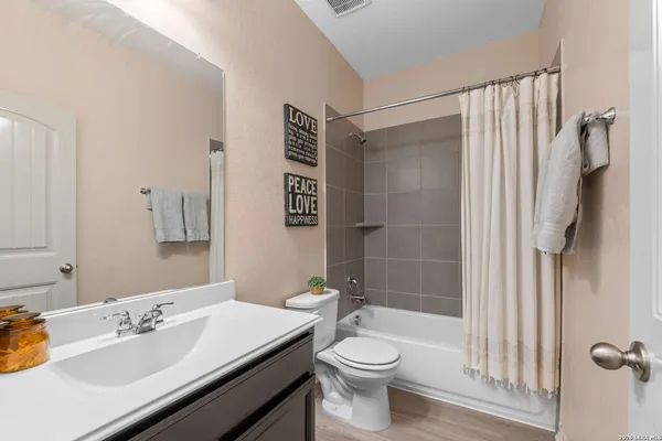 $370,000 | 13026 Vista Hollow, San Antonio, TX 78233
