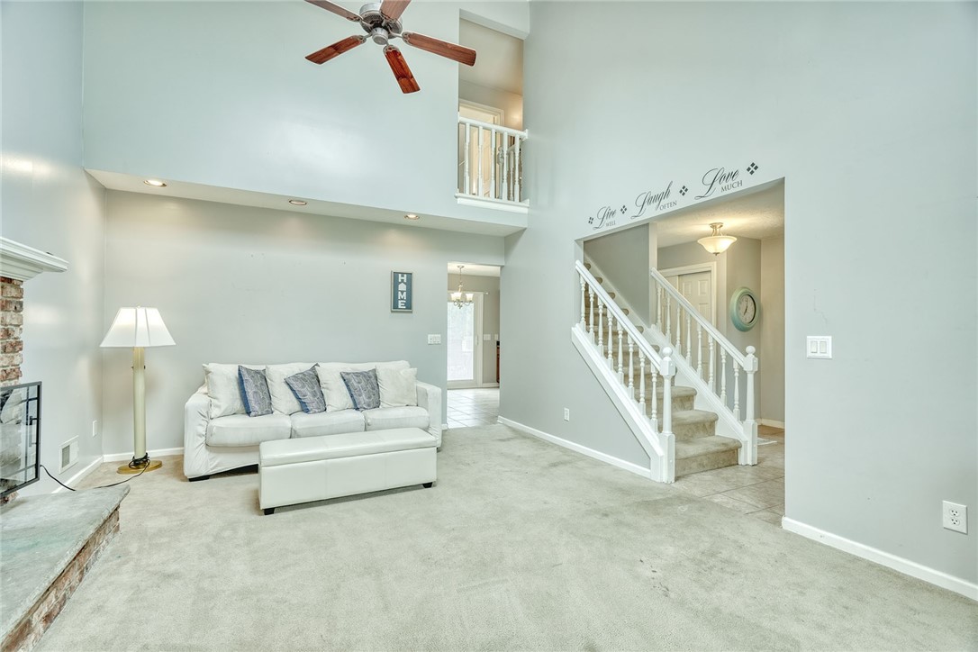 645 Webster Road Webster, NY 14580 - Photo 7 of 50 Family Room