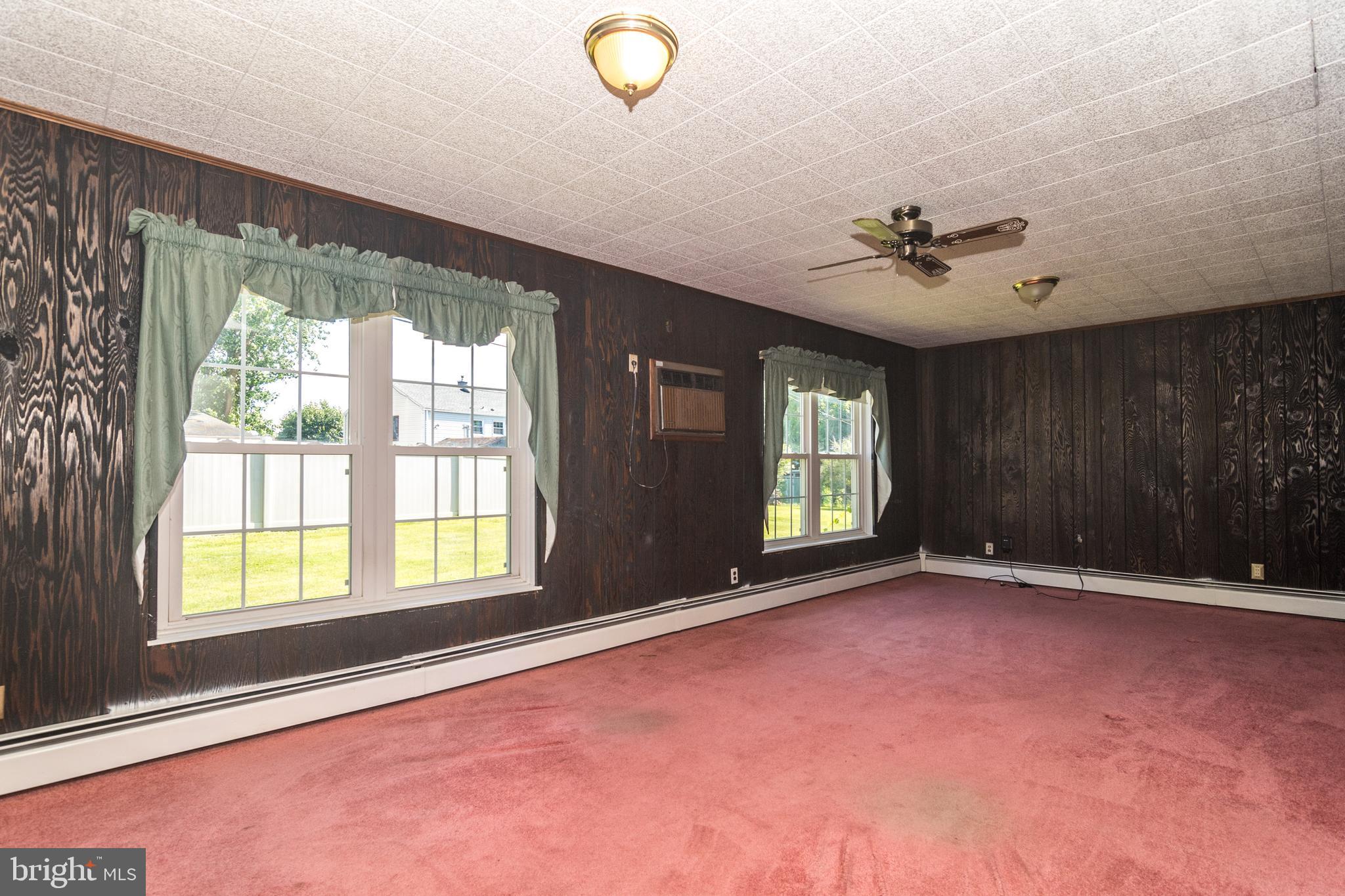 4 Tweed Road Levittown, PA 19056 - Photo 21 of 34 Family Room