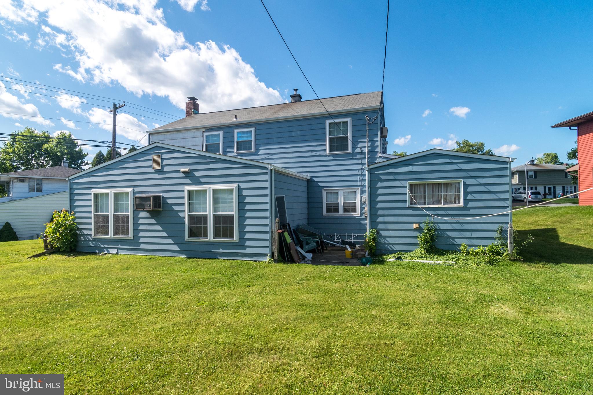 4 Tweed Road Levittown, PA 19056 - Photo 4 of 34 Rear View