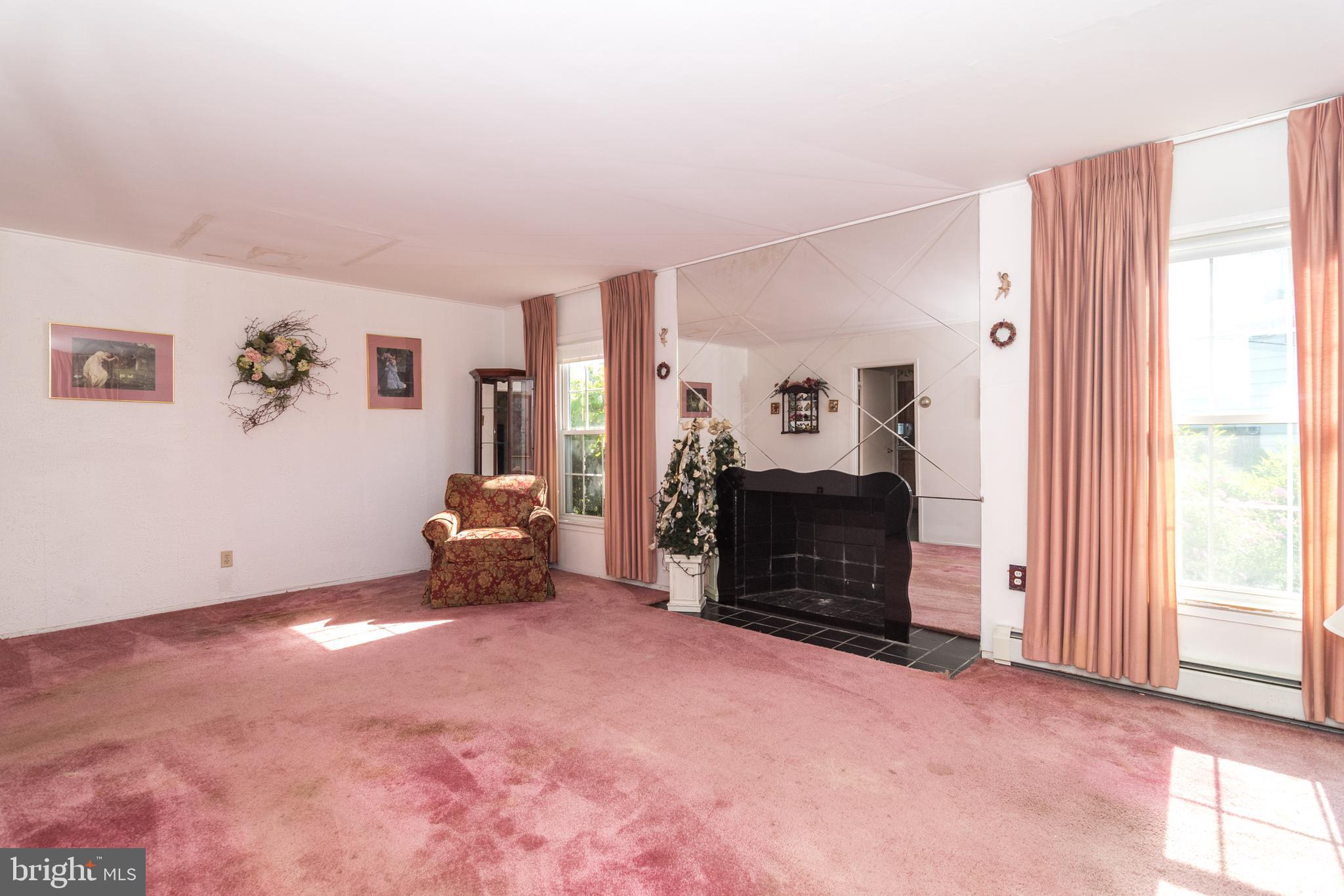 4 Tweed Road Levittown, PA 19056 - Photo 6 of 34 Living Room