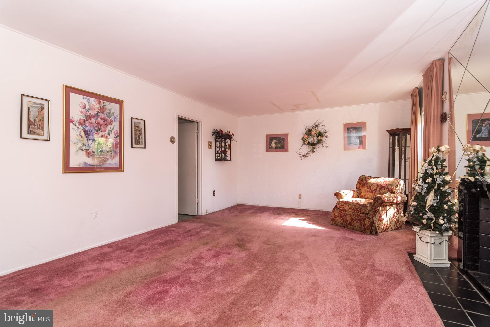 4 Tweed Road Levittown, PA 19056 - Photo 9 of 34 Living Room