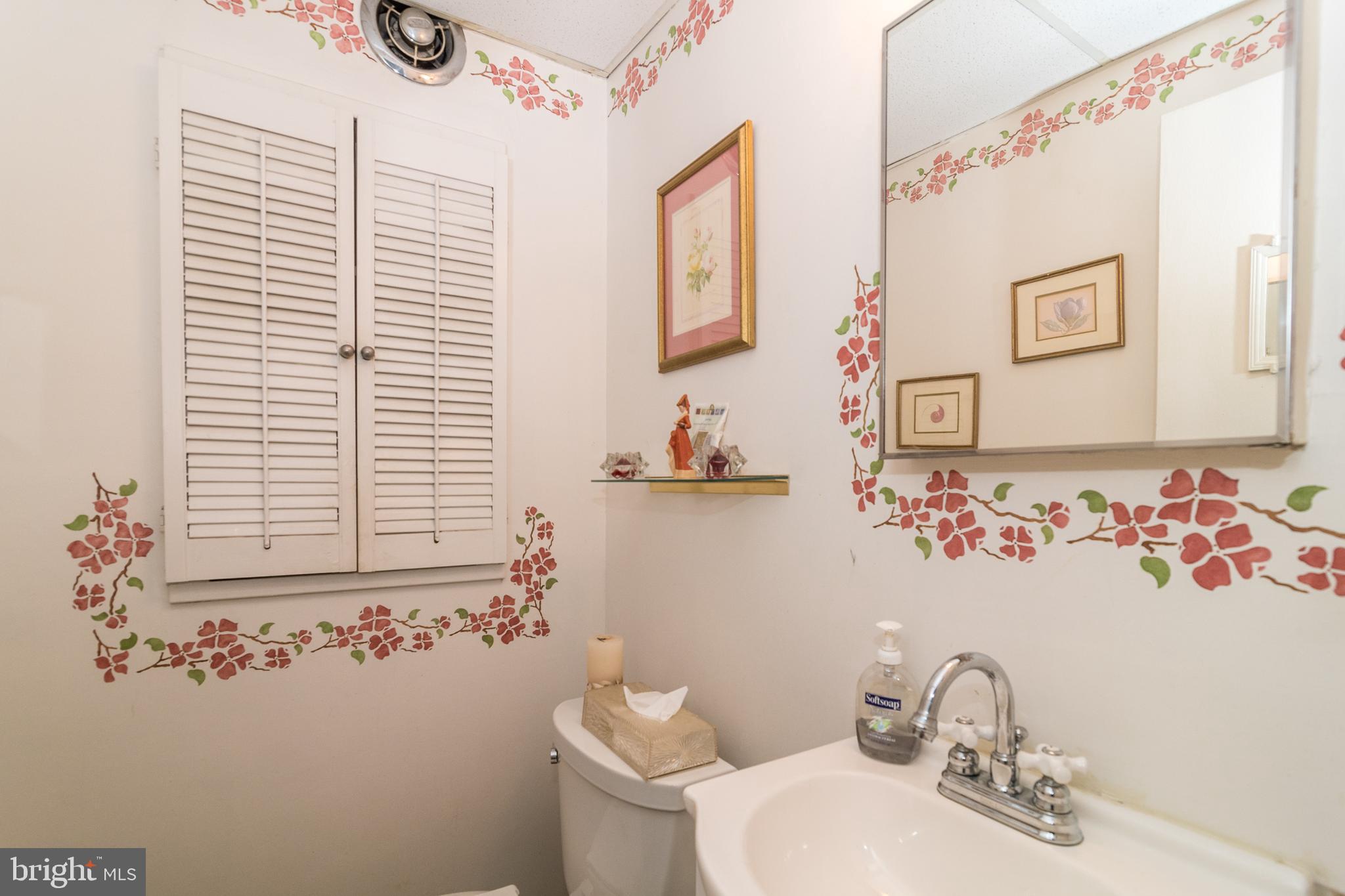 4 Tweed Road Levittown, PA 19056 - Photo 10 of 34 Powder Room