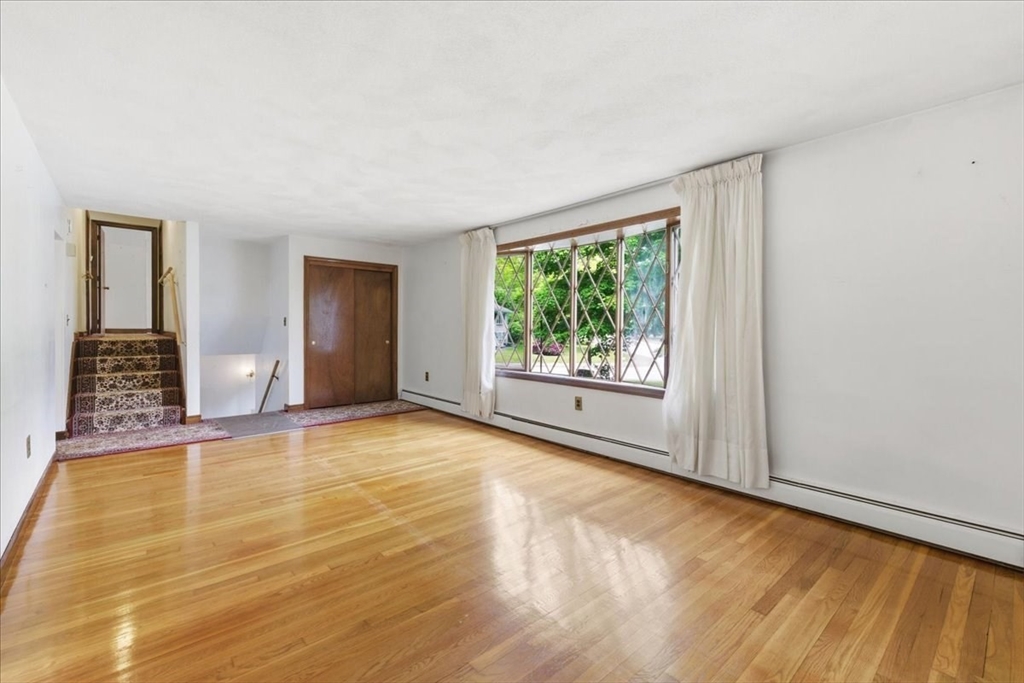 5 Spring Valley Road Medfield, MA 02052 - Photo 5 of 42 Gallery Image 5